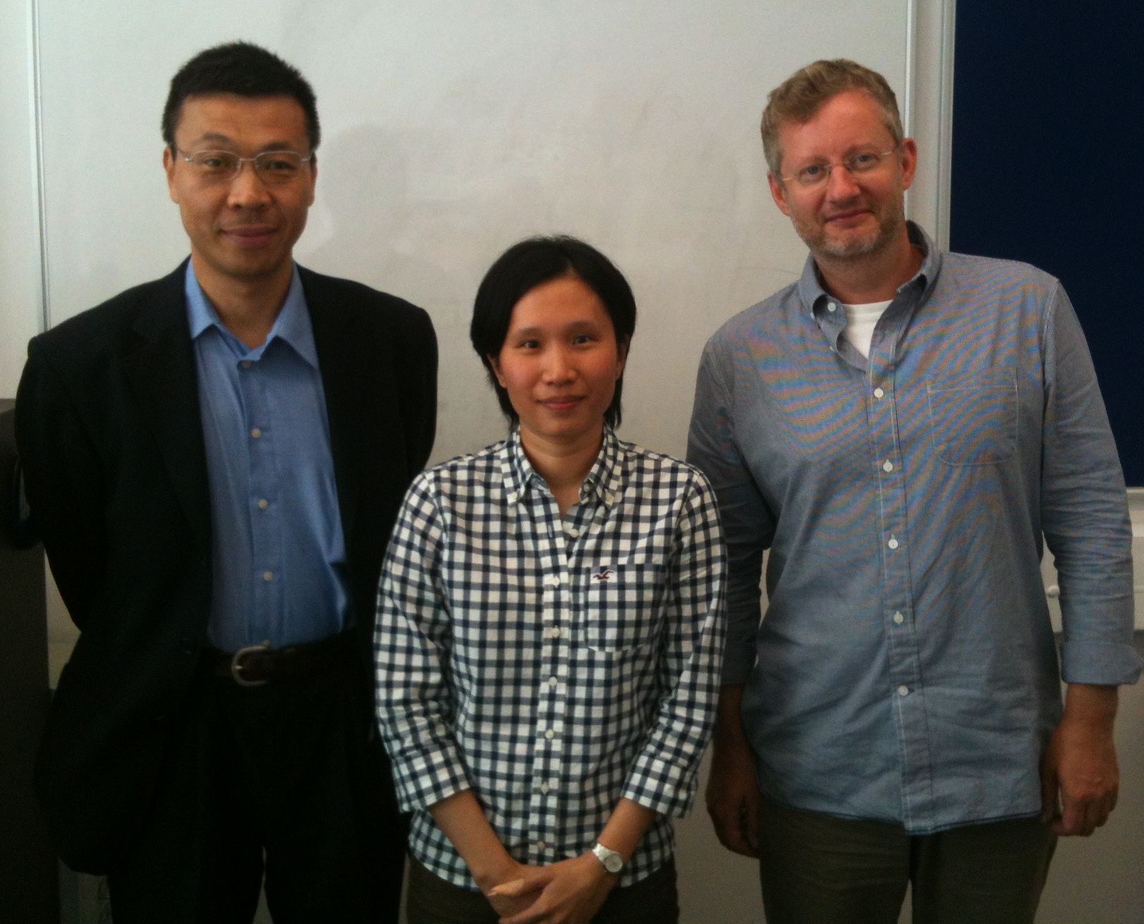 Stephanie Chua, external examiner Jixin Ma (left)
	and internal examiner Dave Jackson (right)
